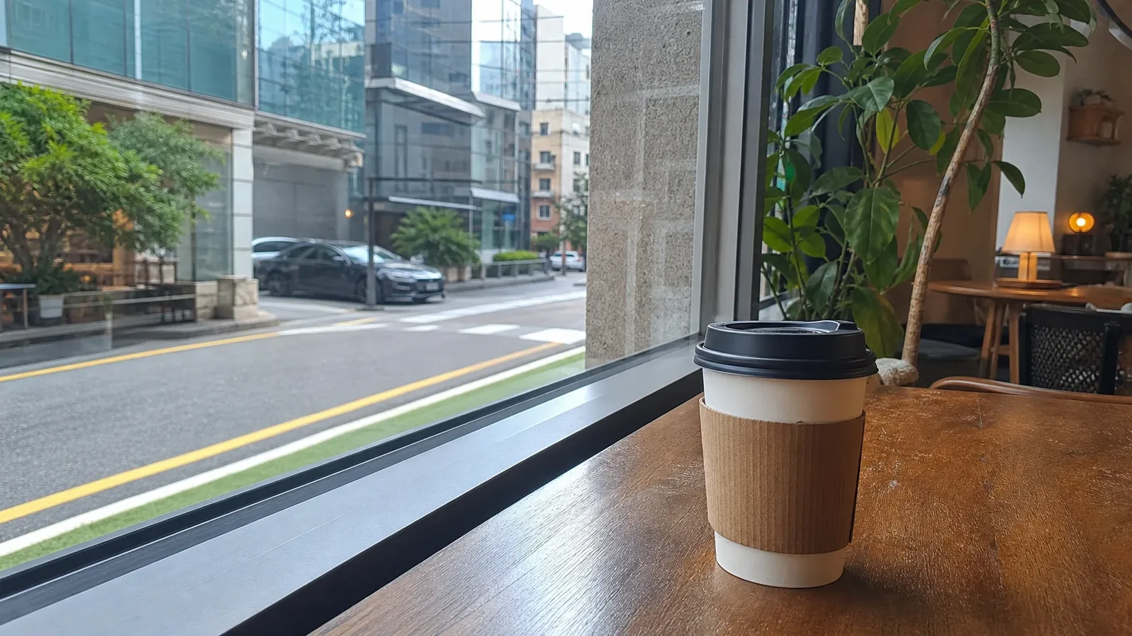 강남 지역 cafe 방문 전 확인사항을 소개하는 사실적인 참고 이미지